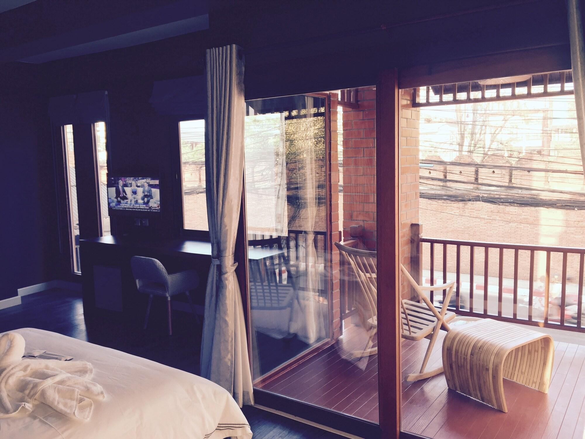 Joyful Thai Boutique Hotel Chiang Mai Bagian luar foto